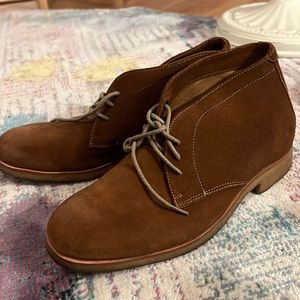 Johnston & Murphy brown suede low boot